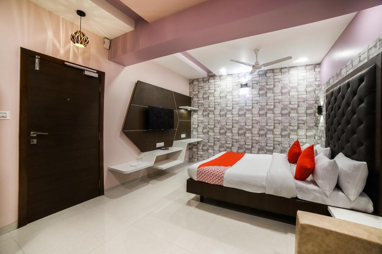 Capital O 41587 Hotel Airport Inn One Ahmedabad Exterior photo