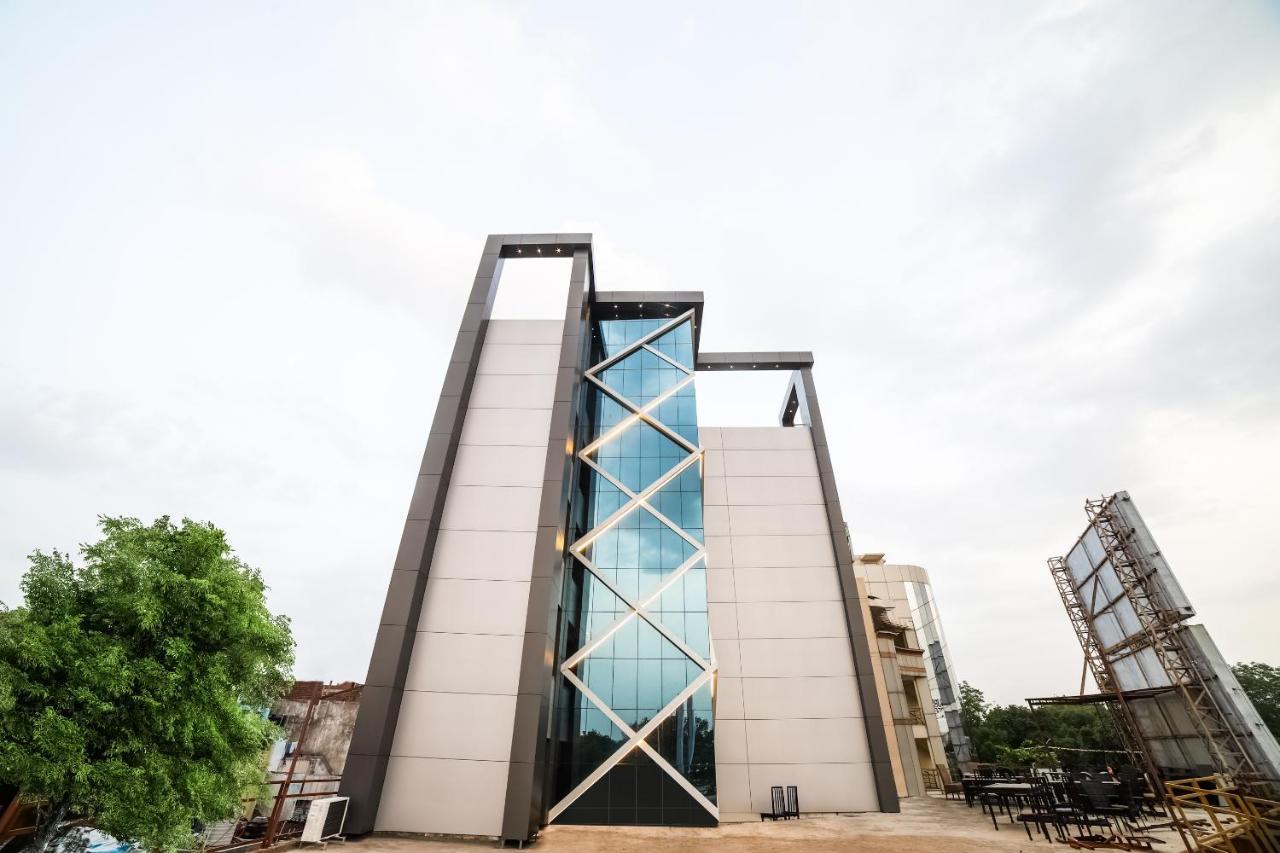 Capital O 41587 Hotel Airport Inn One Ahmedabad Exterior photo